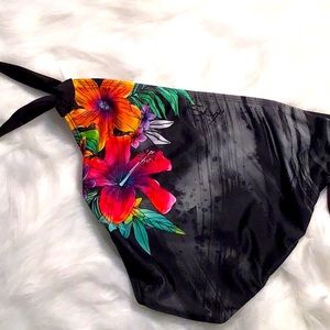 XL bikini bottom by Skye